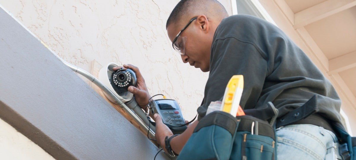 2019-10_FSSTechnologies_blogs_hire-professional-installer_hero-min