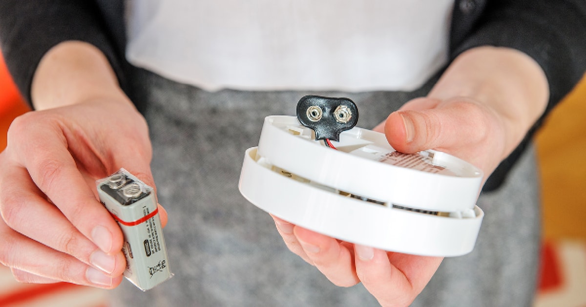smoke-carbon-monoxide-detector-lifespan-hero-min